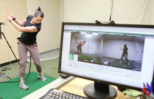 Bobsled Olympian dives headfirst into golf lessons
